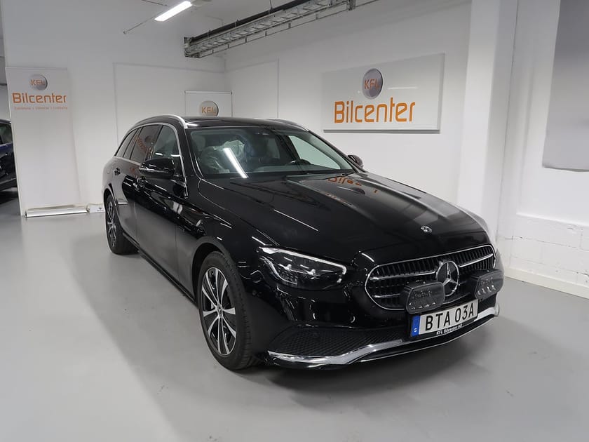 Bild 3 av Mercedes-Benz E 300 T de 4MATIC 4M V-Däck ingår Pano-Skinn-Drag-Kamera-Wide-SE