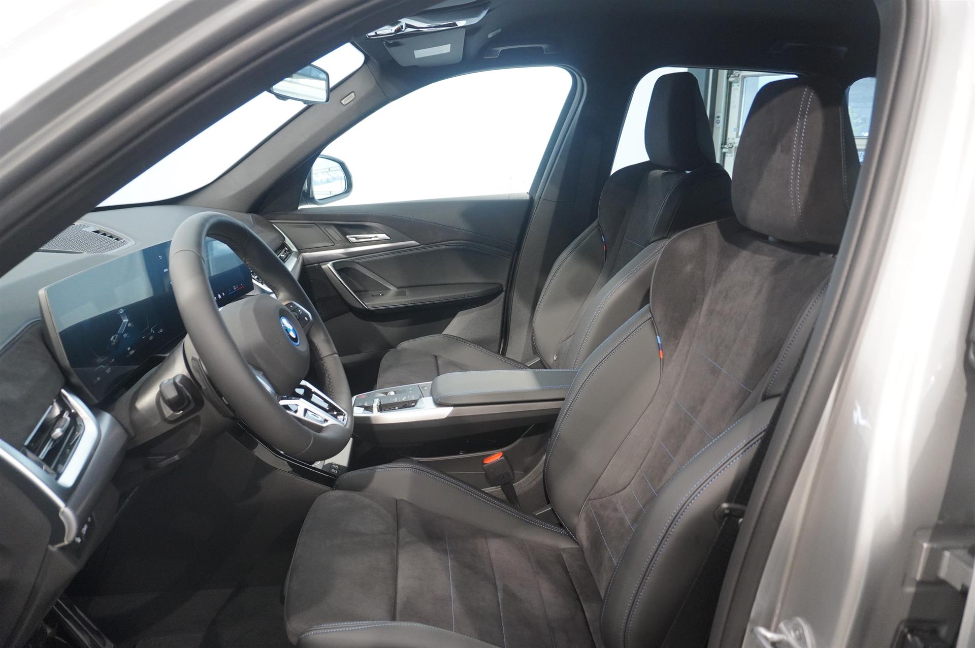 BMW iX1 eDrive20, 204ps, 2026