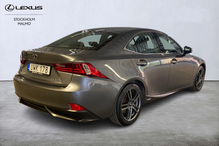 Bild 4 av Lexus IS 300h Halvskinn Backkamera Navigation