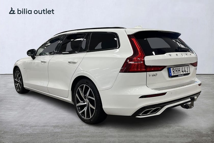 Bild 4 av Volvo V60 T8 Twin Engine AWD R-Design 392hk Drag Pano HUD Värmare