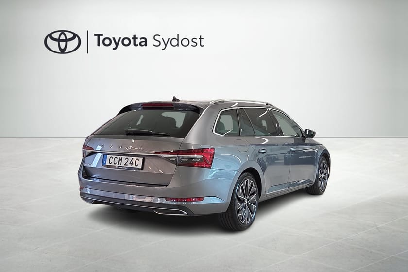 Bild 5 av Škoda Superb Kombi 2,0 TDI 200 hk L&K ( Laurin & Klement) Nybilsgaranti