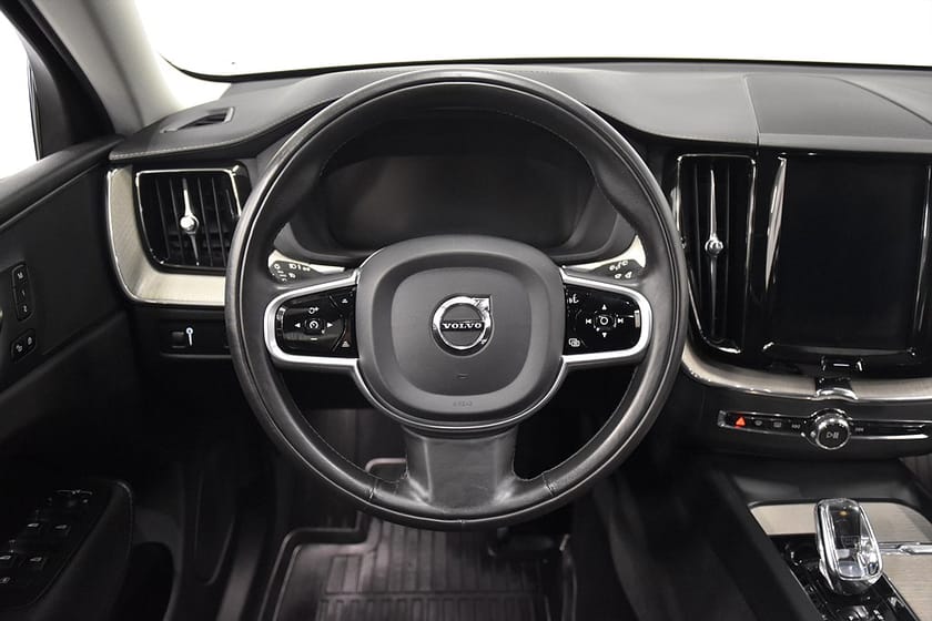 Bild 2 av Volvo XC60 B4 AWD Inscription Drag D-värm AdaptivF Orrefors 197hk