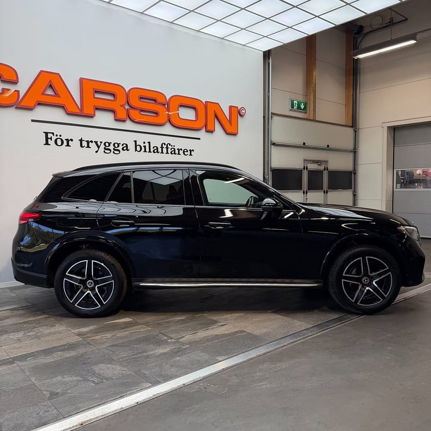 Bild 3 av Mercedes-Benz GLC 300 e 4MATIC 4M AMG Line Burmester Carplay Backkamera