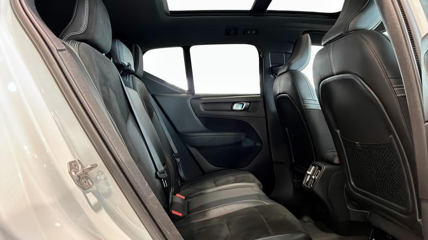 Bild 5 av Volvo XC40 D4 AWD Automat 3,95% Ränta* R-Design / Dragkrok