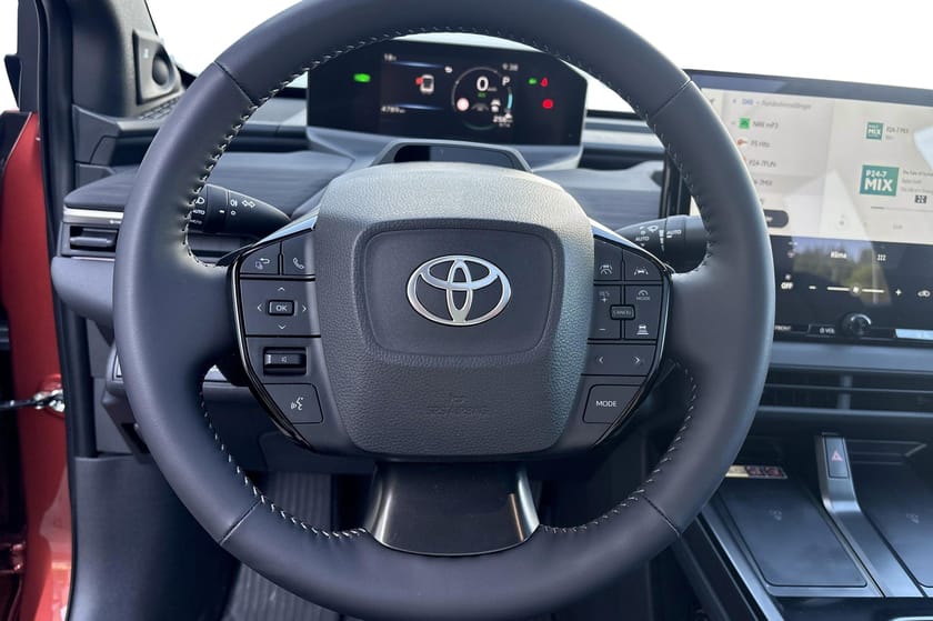 Bilde 5 av Toyota C-HR+ Executive Panorama I AWD I H.feste