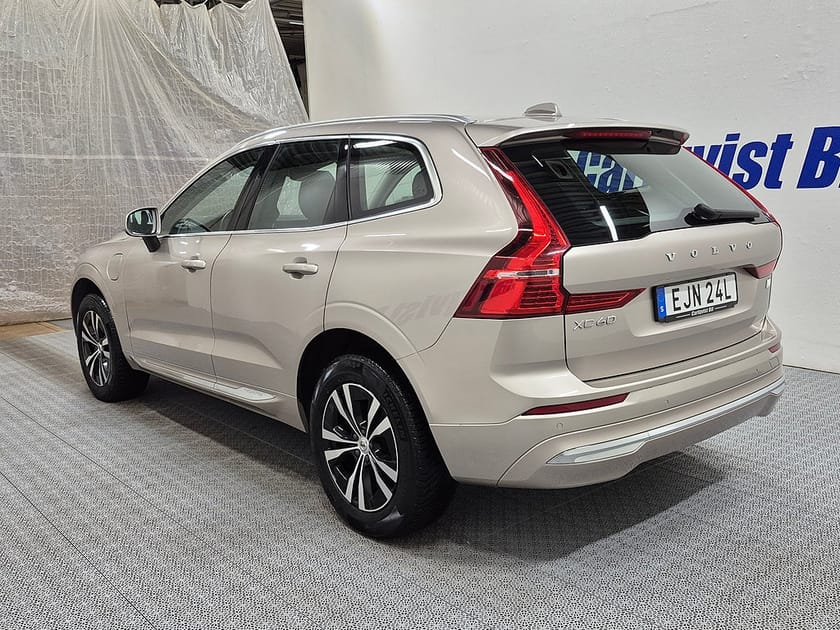 Bild 5 av Volvo XC60 T6 Recharge Core Bright plug in AWD 350HK 4x4 Panorama