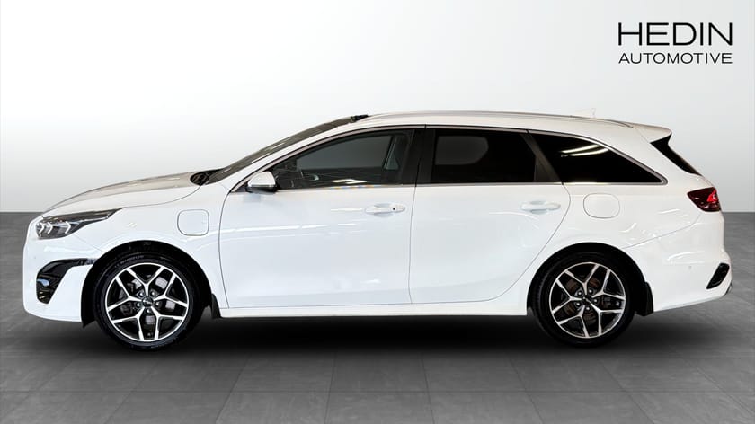 Bild 2 av Kia Ceed Sportswagon Plug-in Hybrid ADVANCE PLUS / GODKÄND / PANO / NYSERVAD