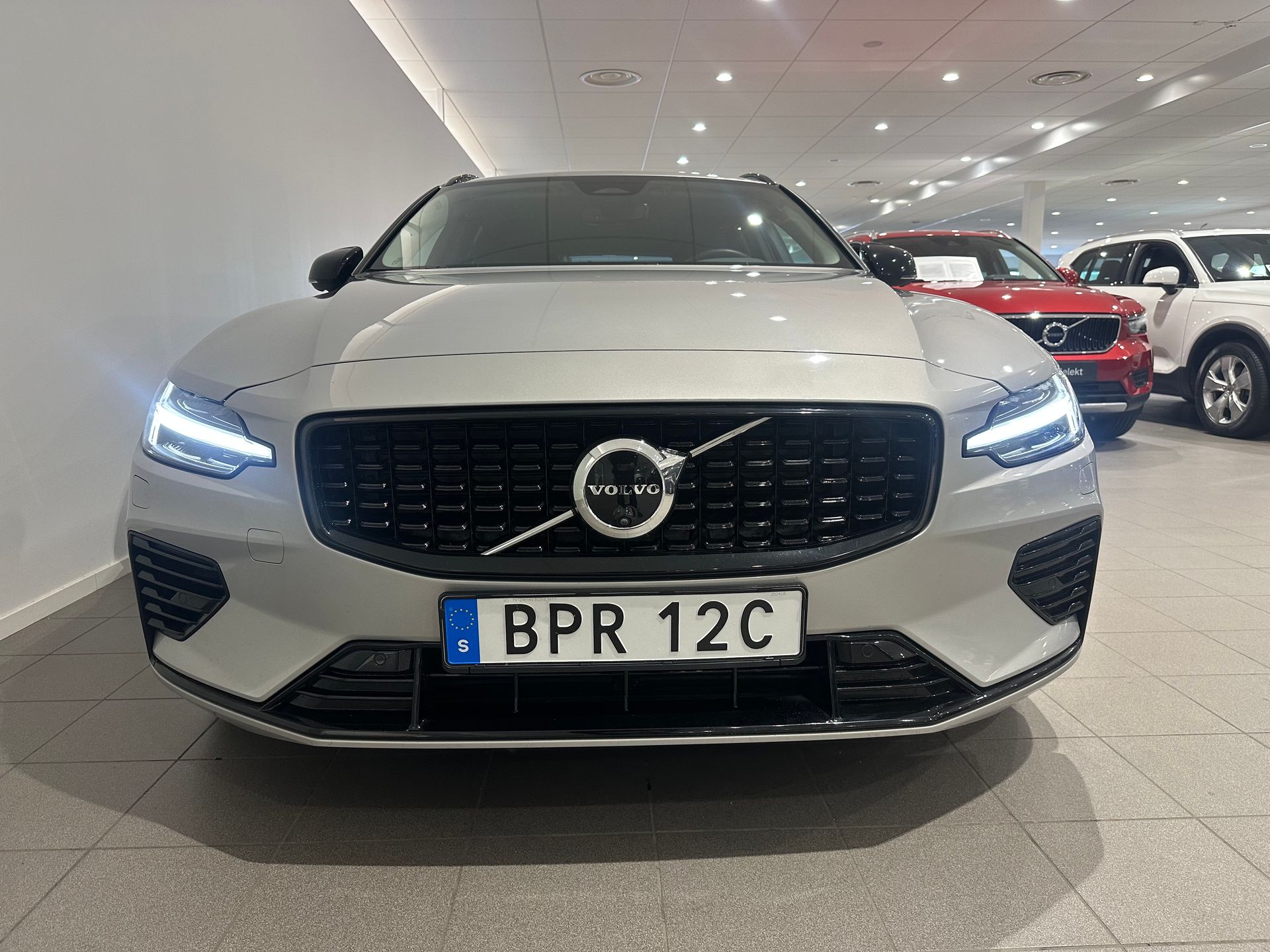 Volvo V60 T6 Plus Dark Nordic Edition 2025, bild 3/10