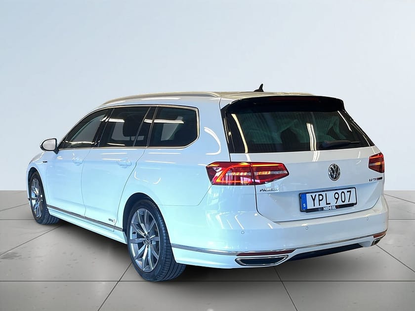 Bild 5 av Volkswagen Passat Sportscombi 2.0 GT Drag/Kamera/P-Värm/Skinn/S&V-Hjul