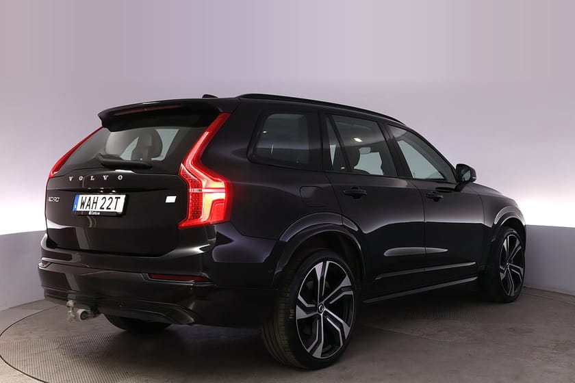 Bild 5 av Volvo XC90 T8 Ultimate Dark 7-Sits B&W Pano Massage HUD Drag