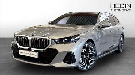 BMW 530e xDrive Touring M-Sport Bowers/Wilk 20" Iconic glow