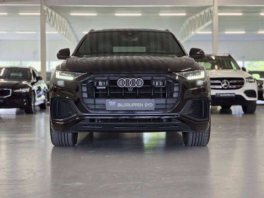 Bild 2 av Audi Q8 50 TDI quattro Quattro|S line|Panorama|B&O|Luftfjädring|Drag|
