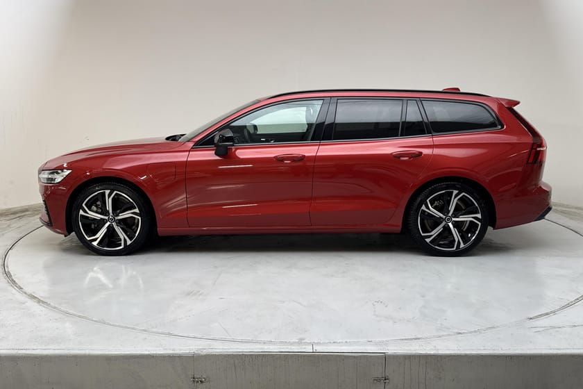 Bild 2 av Volvo V60 T6 AWD Recharge (350hk) Plus Dark Edition