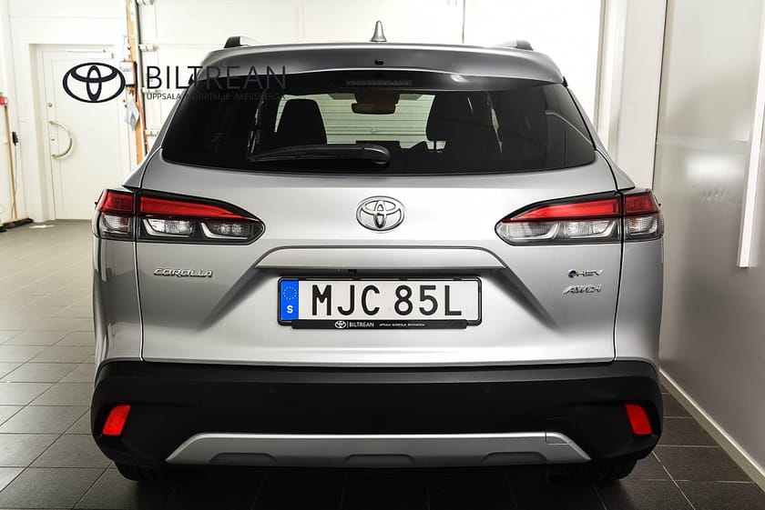 Bild 4 av Toyota Corolla Cross Hybrid AWD-i 2,0 Elhybrid AWD Style Pluspaket Dragkrok