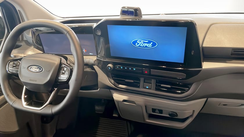 Bild 4 av Ford E-Transit Custom 340 AWD |SPORTS VAN |218hk |EL |320S |360 kamera |