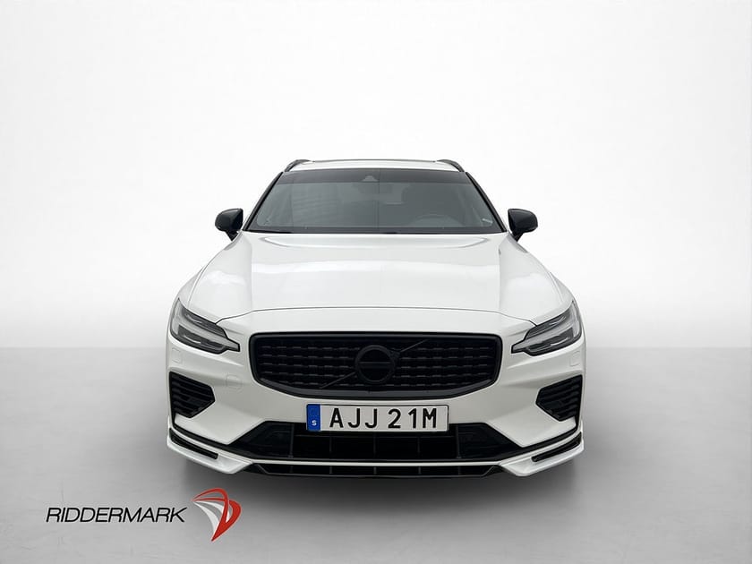 Bild 2 av Volvo V60 T8 Twin Engine AWD R Design Drag Pano Orrefors