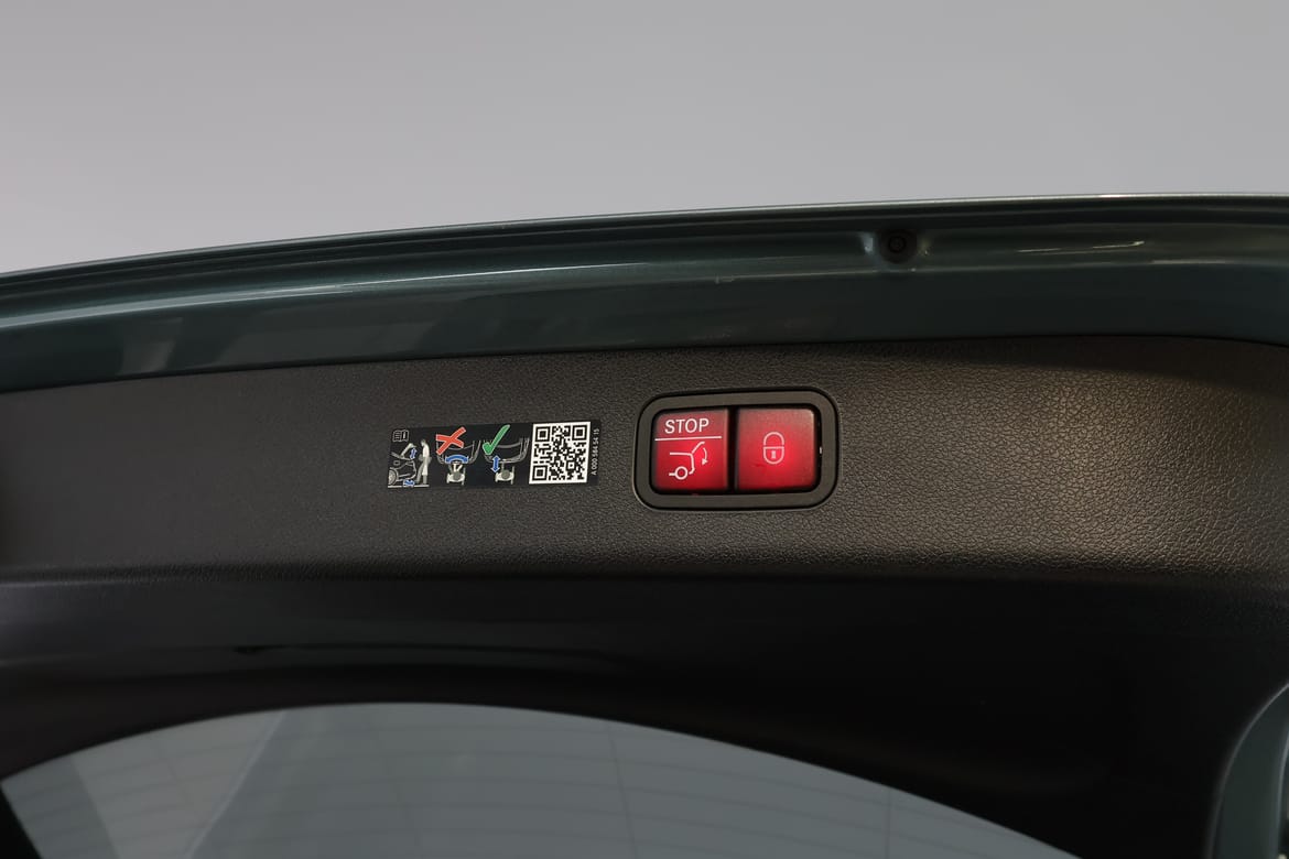 Mercedes-Benz E-Klass 2024 - miniatyr 20