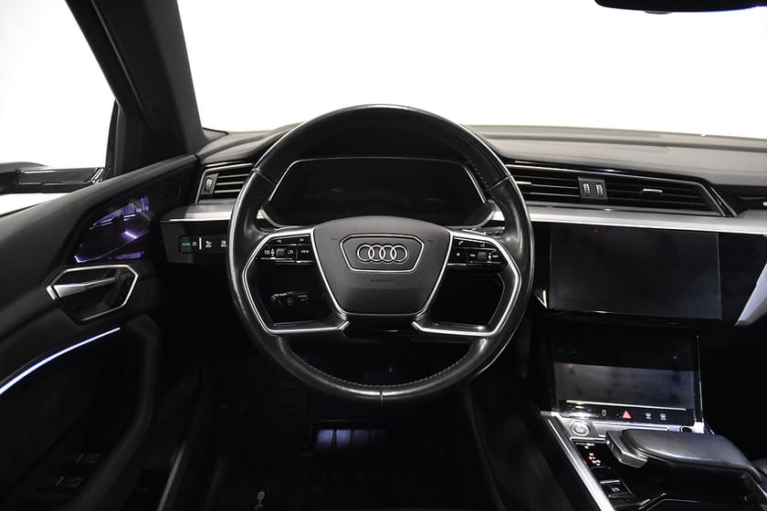 Bild 2 av Audi e-tron 55 quattro Matrix Cockpit HUD B&O P-värm Pano Drag