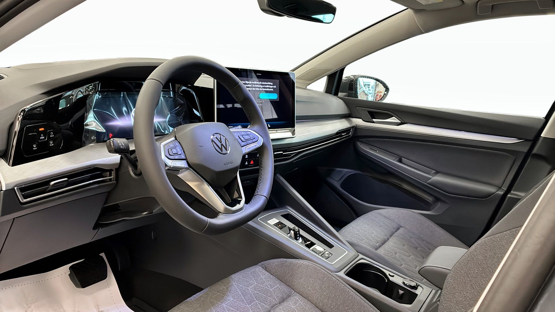 Volkswagen Golf E-TSI 2026, kuva 7/10