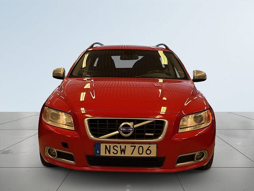Bild 2 av Volvo V70 2.5 R-Design P-sens/Värmare/Skinn/Drag/SoV-däck