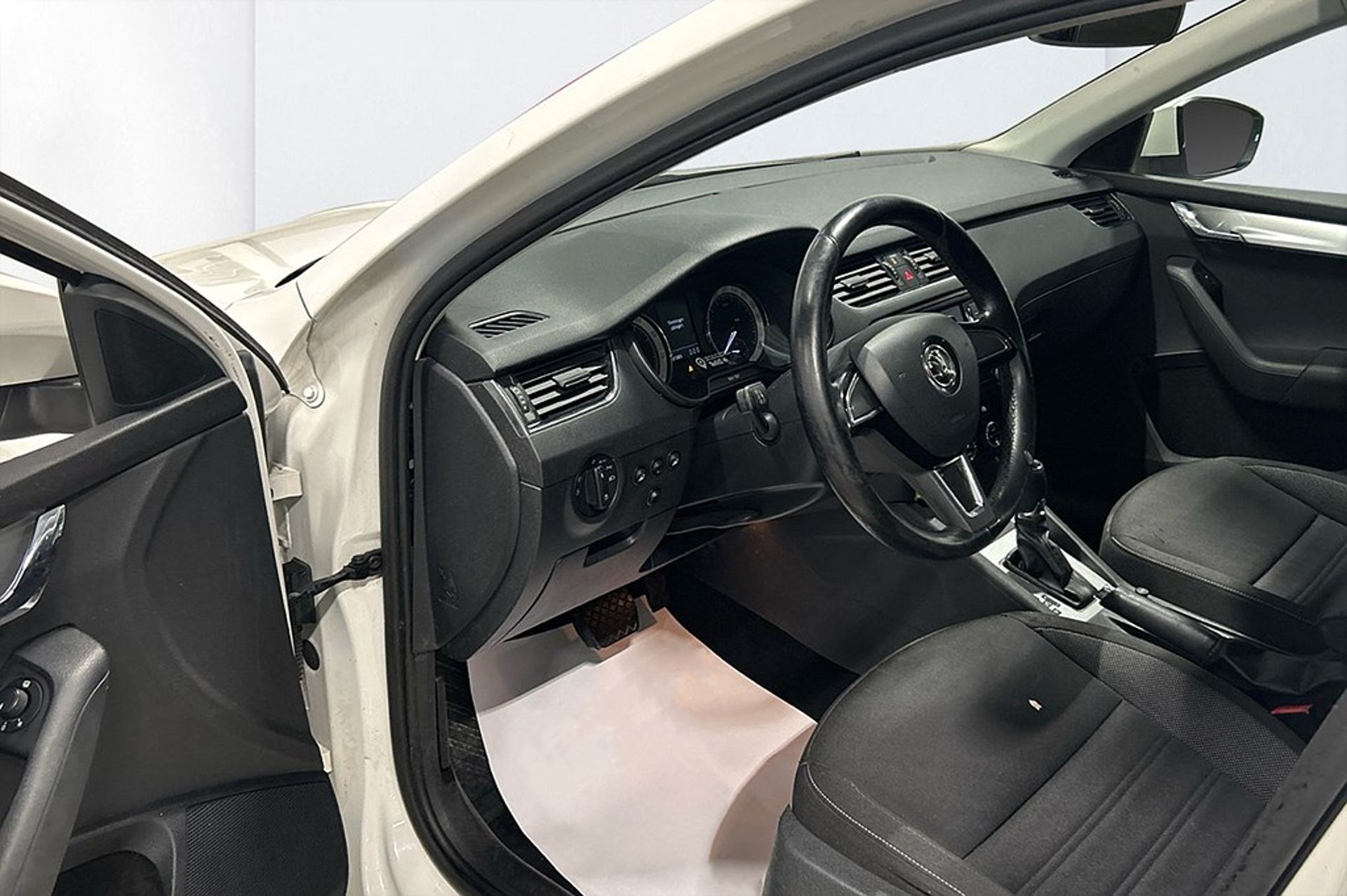 Skoda Octavia 2018, bild 7/9