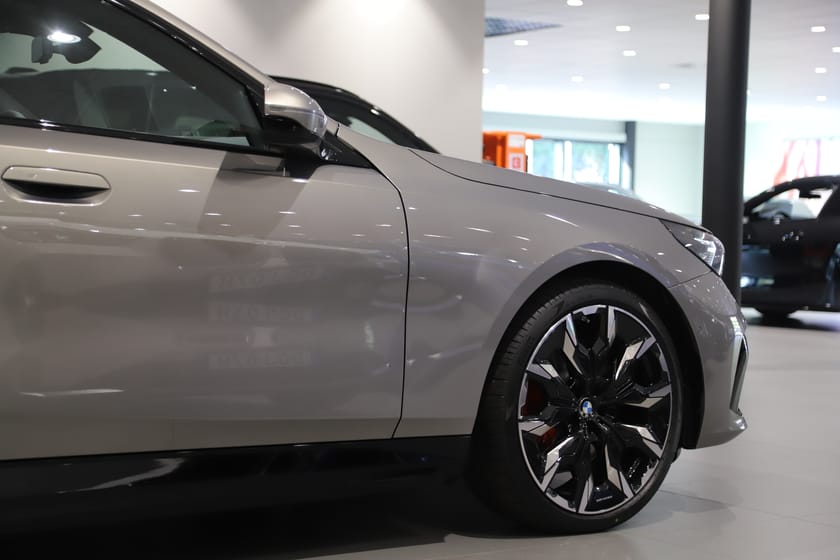 Bild 4 av BMW 550e xDrive Touring - Supercharged / Pano / B&W / DAP Fria Vinterhjul **