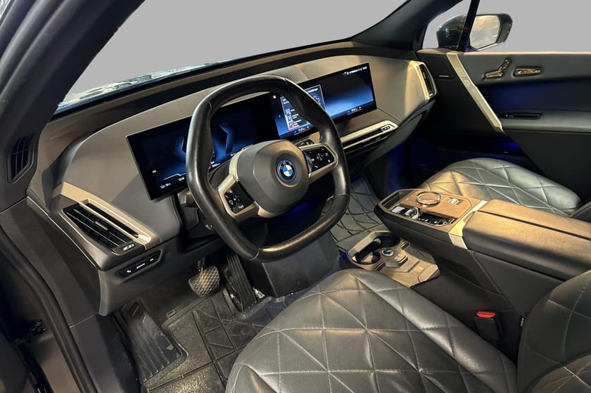 Bilde 4 av BMW iX xDrive50 Fully Charged, Luft, 4Hjulsst. Soft-Close, HUD