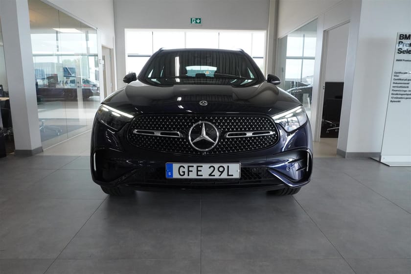 Bild 3 av Mercedes-Benz GLC 400 e 4MATIC AMG Line Pano Burmester