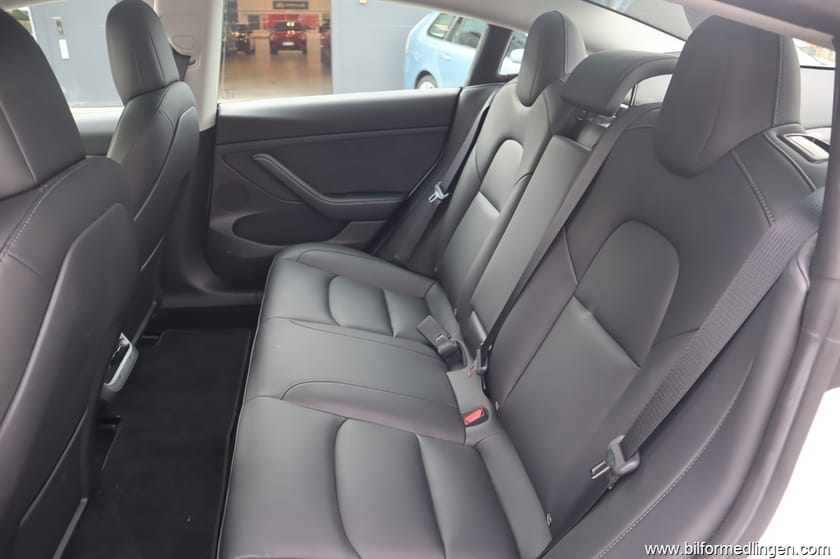 Bild 5 av Tesla Model 3 Standard Range 62.0 kWh netto RWD 283hk Skinn