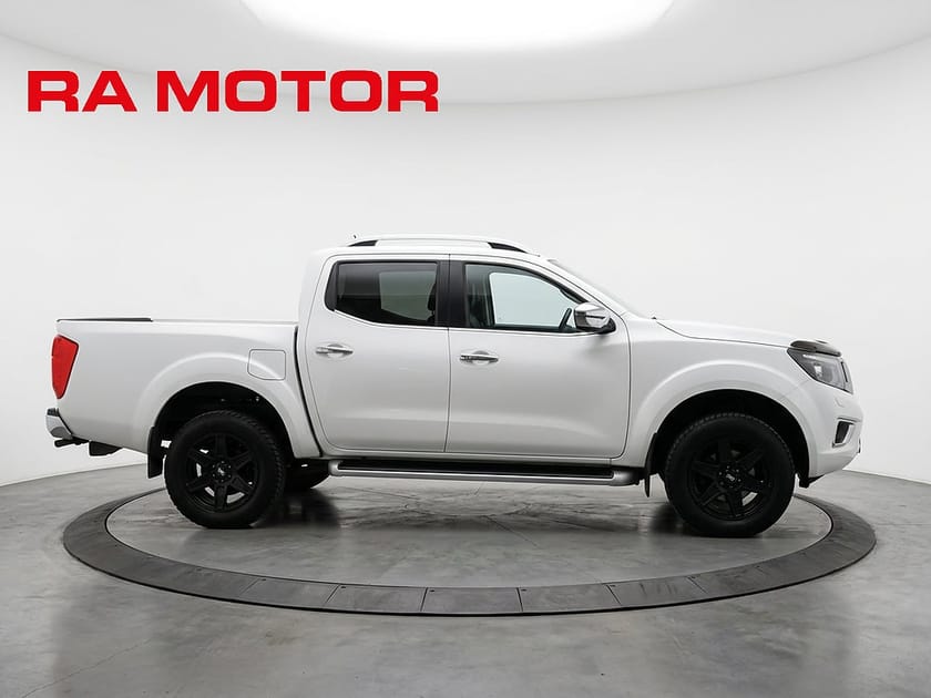 Bild 2 av Nissan Navara Dubbelhytt 2.3 4WD | TEKNA | Moms |