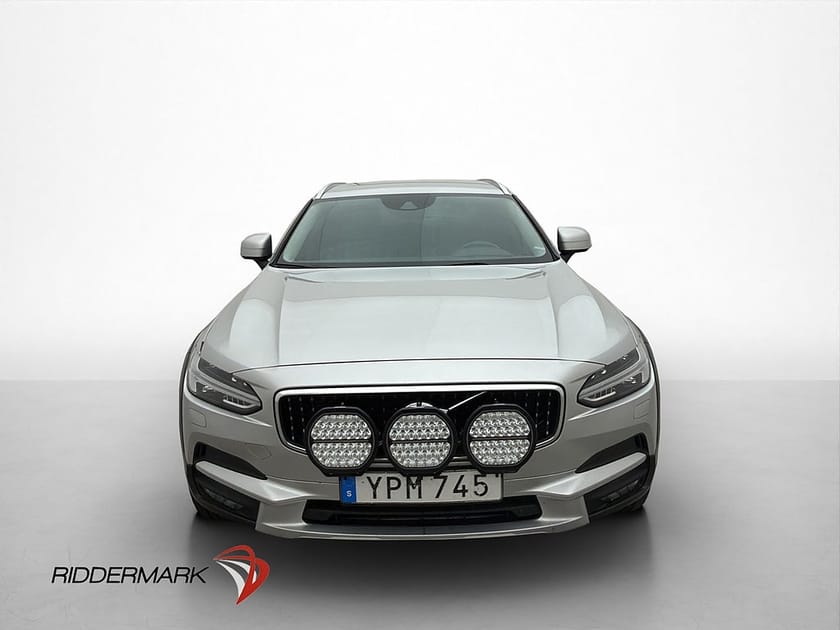 Bild 2 av Volvo V90 Cross Country D4 AWD Plus VOC Värm Halvskinn Drag