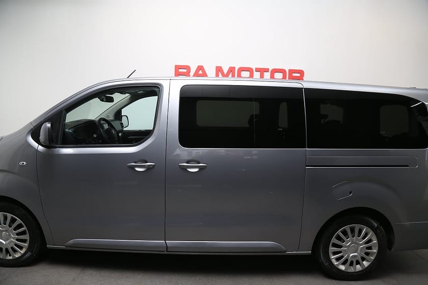 Bild 2 av Toyota Proace Verso 2,0 D-4D 177hk Aut 9-sits Värmare Drag Leasbar