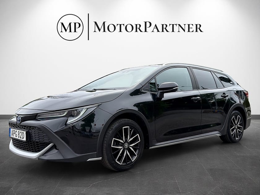Bild 3 av Toyota Corolla TREK Hybrid e-CVT Navi Kamera Dragkrok Euro 6