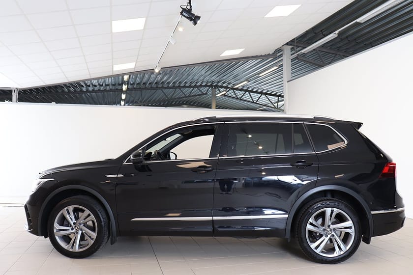 Bild 3 av Volkswagen Tiguan Allspace 7-sätes 7-sits R-Line 2.0 TDI 4M Drag Navi Värmare B-kamera