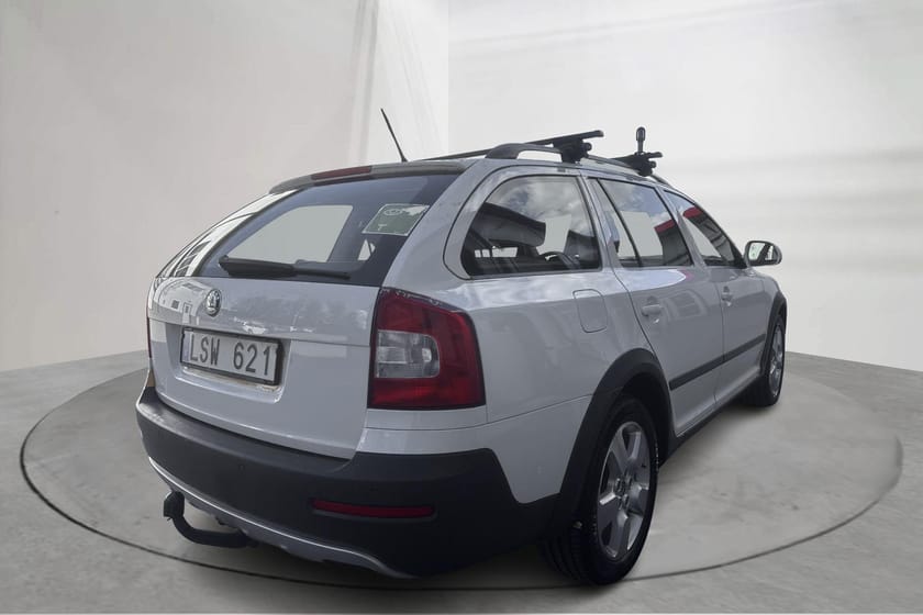 Bild 3 av Škoda Octavia Scout II 2.0 TDI 4X4 (140hk)