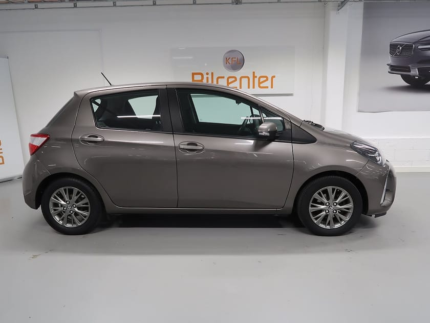 Bild 5 av Toyota Yaris 5-d 1.5 V-Däck ingår Backkamera-Bluetooth-Farthållare-H