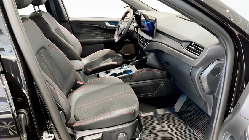 Bild 3 av Ford Kuga Plug-In Hybrid KUGA,ST-LINE,243HP,360,DRAG, B&O-LJUD, PL FR.4295:-