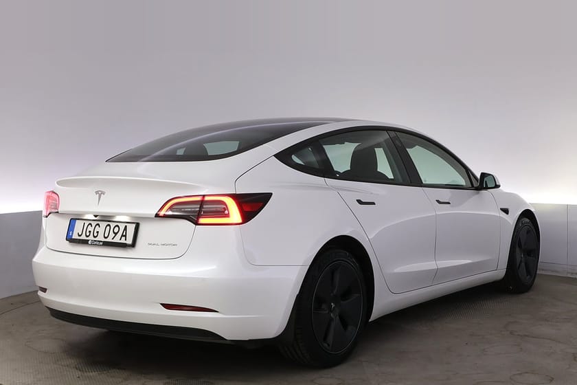 Bild 5 av Tesla Model 3 Long Range AWD Refresh Autopilot Panorama