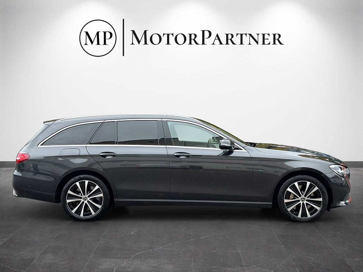 Mercedes-Benz E 300 T de 4MATIC, bild 9 av 19