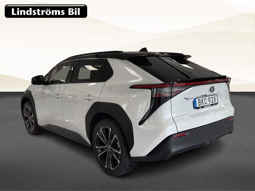 Bild 4 av Toyota bZ4X FWD EXECUTIVE 20 JBL PANORAMAGLASAK TVÅTONSL - Vinterhjul