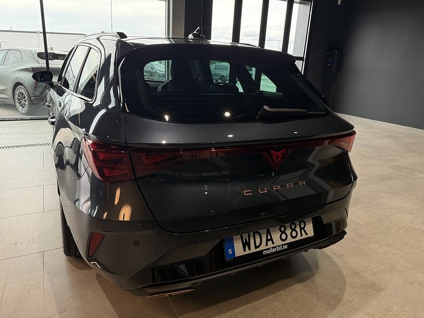 Bild 4 av CUPRA Leon Sportstourer e-Hybrid CUPRA 1.5 204 DSG (PLUG