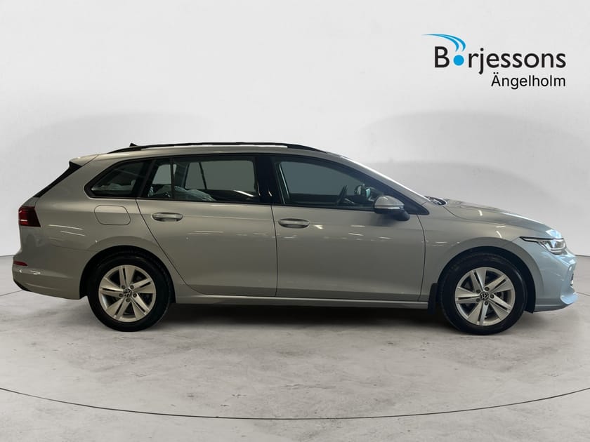 Bild 2 av Volkswagen Golf Sportscombi 1,5 eTSI 150 HK DSG Drag Värm