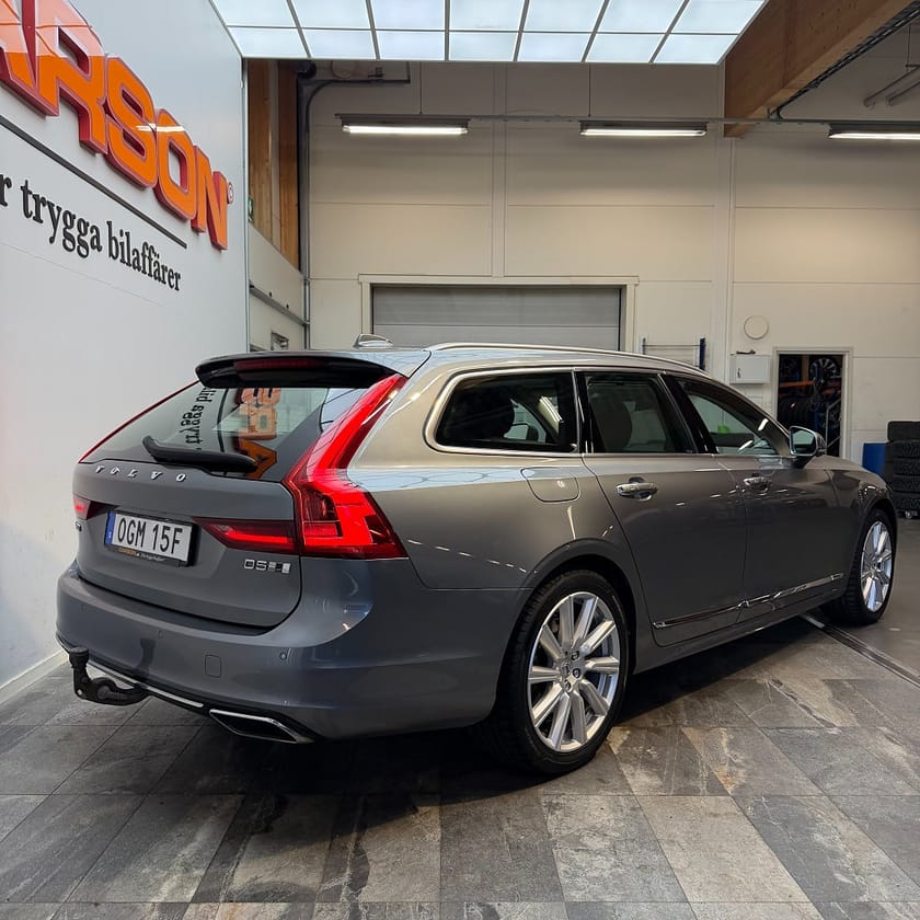 Bild 4 av Volvo V90 D5 AWD Geartronic Inscription B&W Panorama Apple Drag
