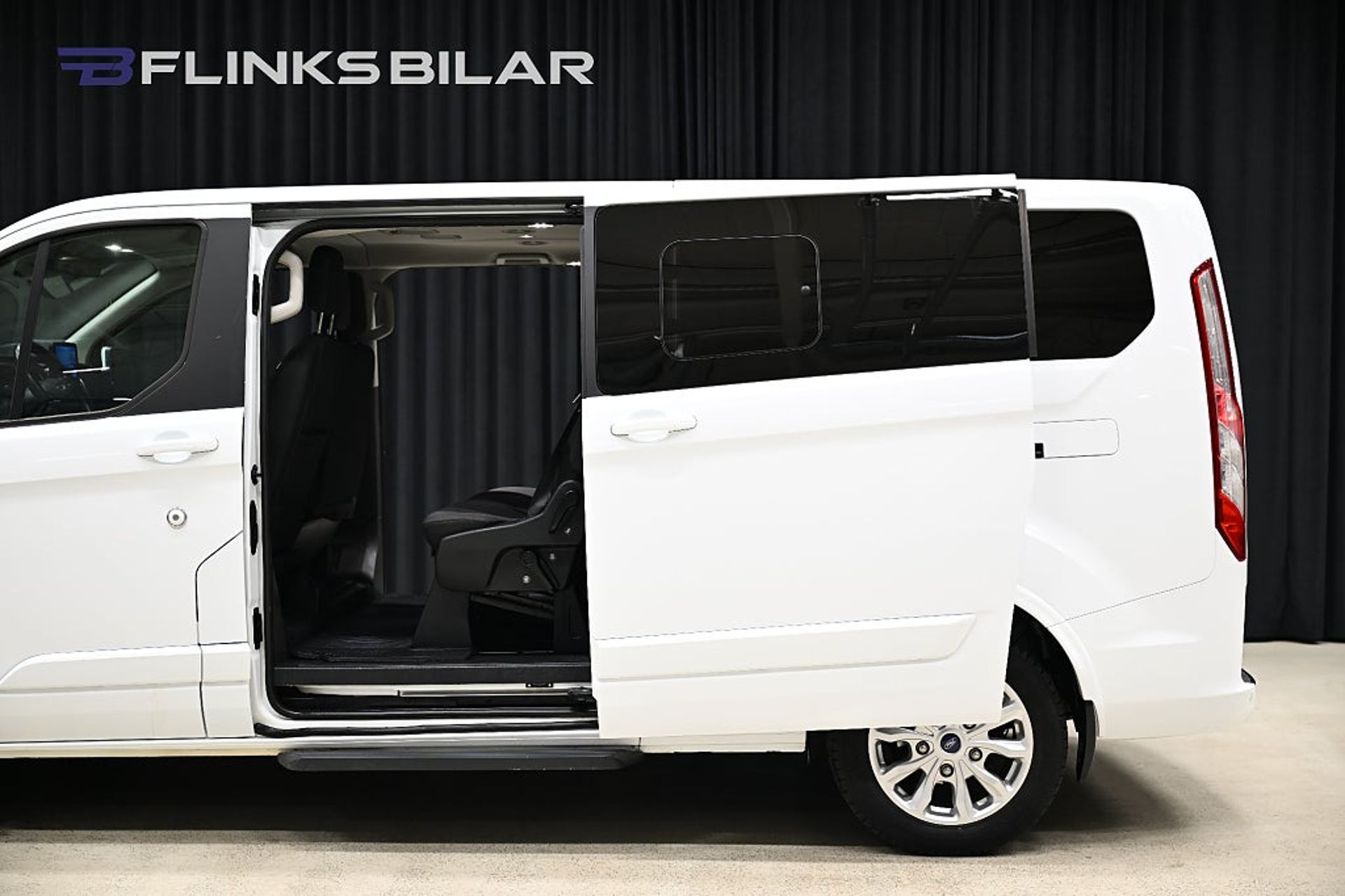 Ford Tourneo Custom 2021, kuva 7/10