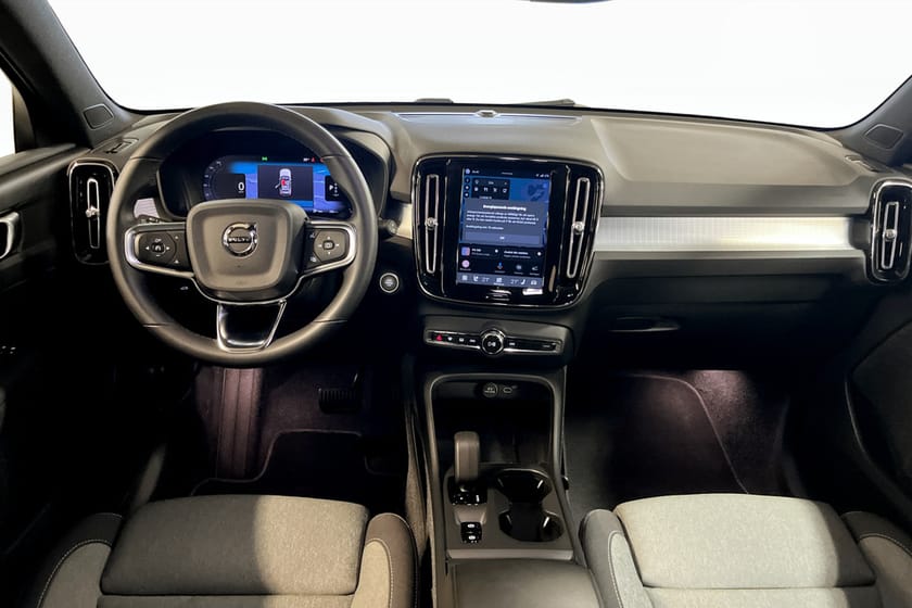 Bild 4 av Volvo XC40 B4 FWD Bensin Core SE II