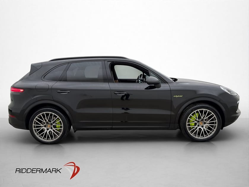 Bild 4 av Porsche Cayenne E-Hybrid 462hk Sport Chrono PASM Pano BOSE