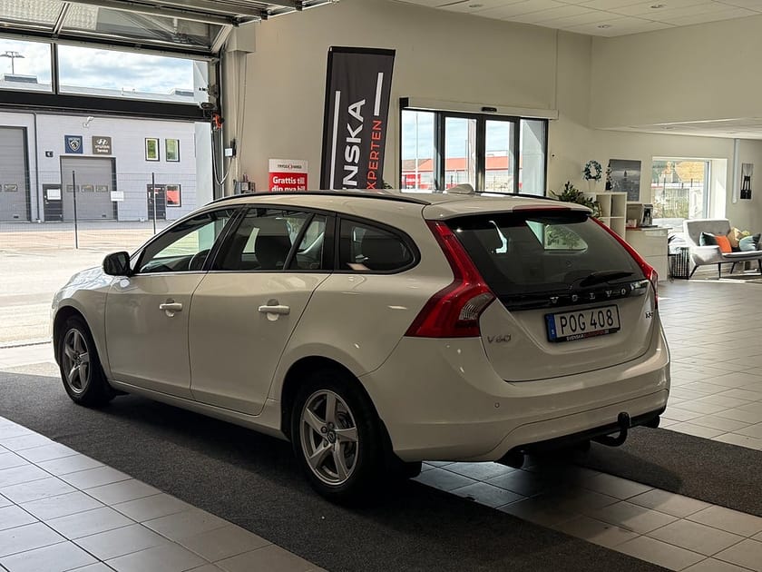 Bild 3 av Volvo V60 T3 153hk Aut Classic Edition/Drag/B-värmare /1 Ägare