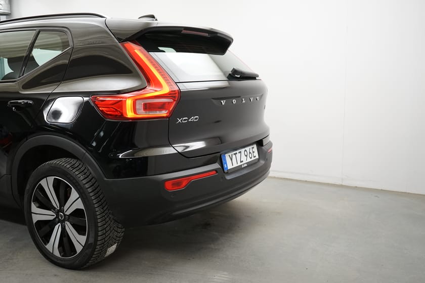 Bild 3 av Volvo XC40 Recharge Core Edition, Baklucka elmanövrerad, Dragkrok