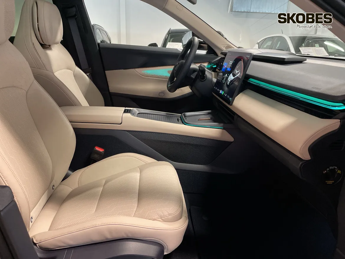 Lynk & Co 08 PHEV