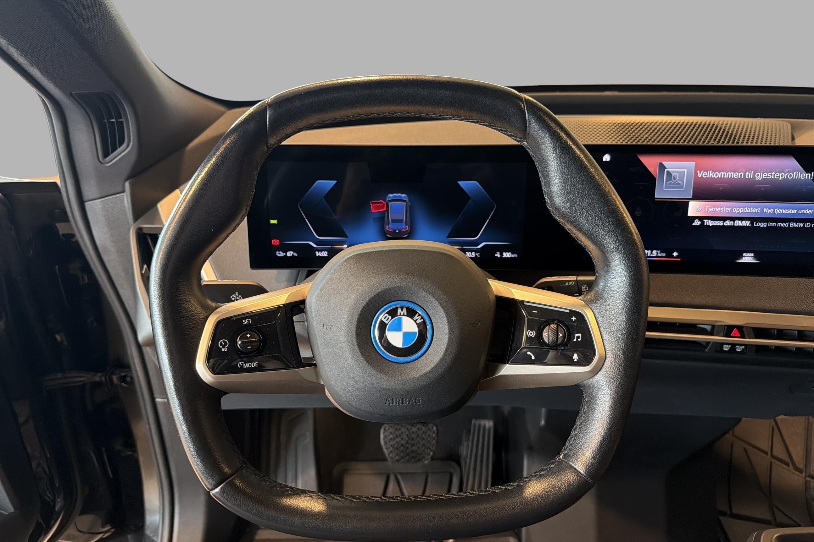 BMW iX xDrive50, 524hk, 2022